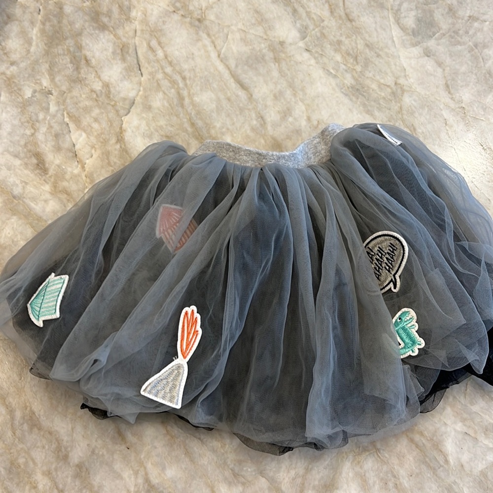 Aimama frilly gray and black skirt with patches